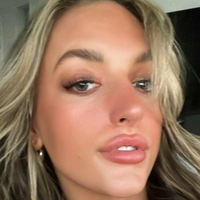 Alanna Naakt