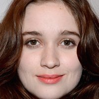 Alice Englert Naakt