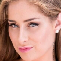 Ambar Lapiedra Naakt