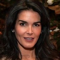 Angie Harmon Naakt