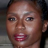 Ann Akinjirin Naakt