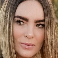 Belinda Naakt