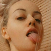 Blonde Temptress Naakt