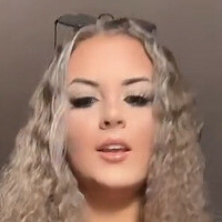 BustyLiv J Naakt