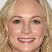Candice King Naakt