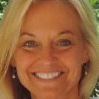 Carrie Neville Naakt