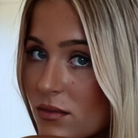 Cassie Roberts Naakt