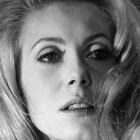 Catherine Deneuve Naakt