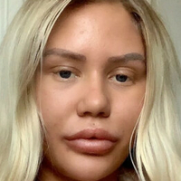 Chloe Niemela Wells Naakt