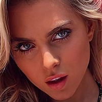 Courtney Henggeler Naakt