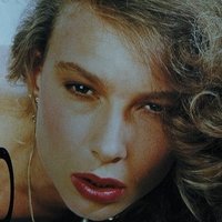 Deidre Holland Naakt