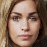 Elisa Bachir Bey Naakt