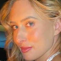 Elle T Naakt
