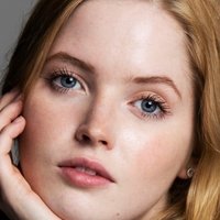 Ellie Bamber Naakt