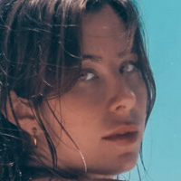 Ellie Batton Naakt