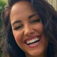 Emily Compagno Naakt