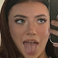 Emma Riott Naakt