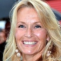 Estelle Lefebure Naakt