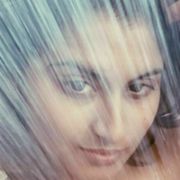 Gunjan Aras Naakt