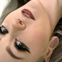 Hat jemand etwas von der hübschen lilghoul? Naakt
