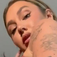 Holly Brougham Naakt