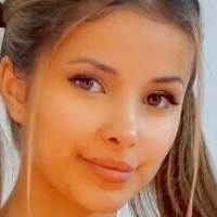 Holly Cerise Naakt