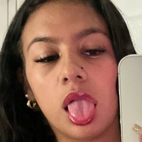 hollyhennesssey Naakt