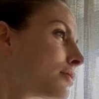 Ines Estelle Kahn Naakt