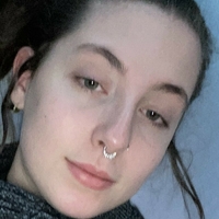 initialbrat Naakt
