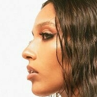 Isha Kaur Dhillon Naakt