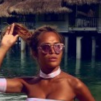 Jessica Book Naakt