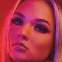 Julia Hart Naakt