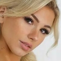 Julie Ambrose Naakt