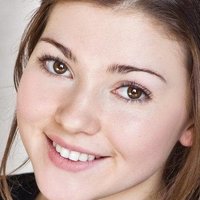 Katie Douglas Naakt