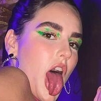 Kéfera Naakt
