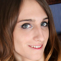 Kelly Klaymour Naakt