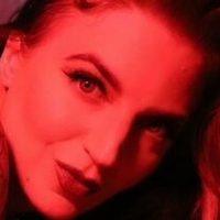 Kristen Naakt