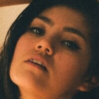 Kyra Elton Naakt