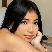 Laura Ospina Naakt