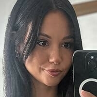 Leah Sharp Naakt