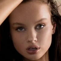 Liora Lapointe Naakt
