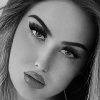Livia Naakt