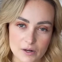 Molly Burke Naakt