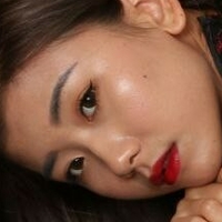 Monique Yu Naakt
