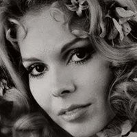 Nélida Lobato Naakt