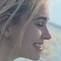 Nikki Roumel Naakt