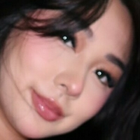 nimkguyen Naakt