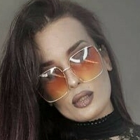 Nisha Sara Naakt