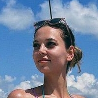 Romina Gafur Naakt