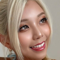 serizawarino305 Naakt